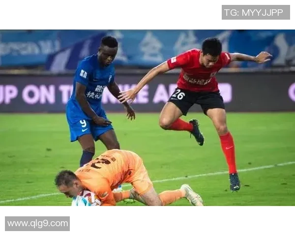 中超焦点战智诚迎战泰达两队争夺宝贵积分激战正酣