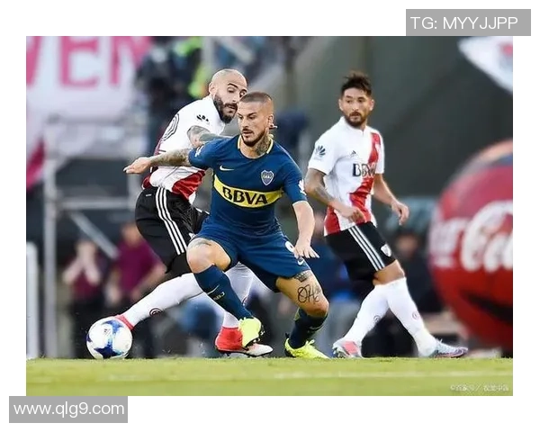 图库曼竞技迎战班菲尔德争夺联赛关键三分的激烈对决